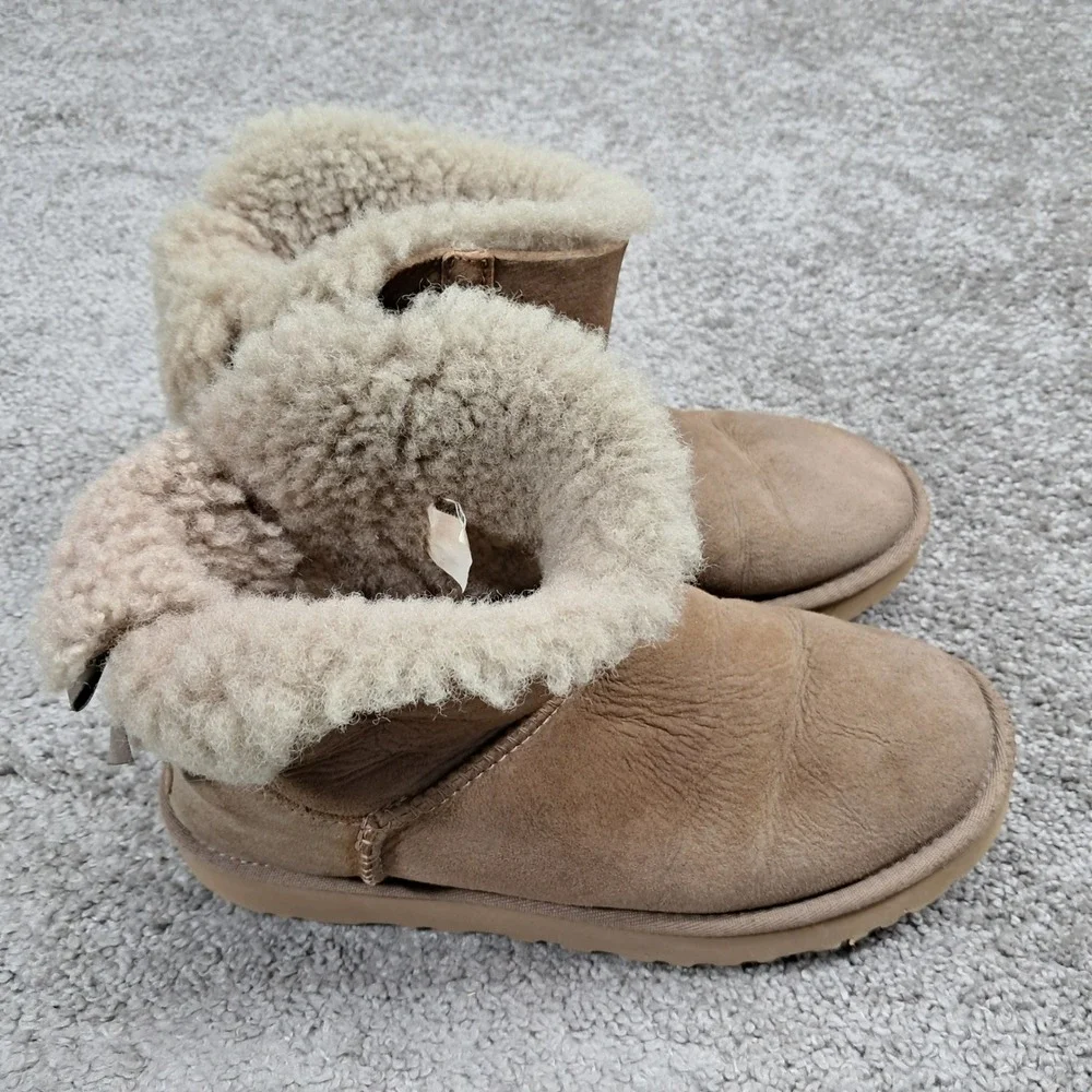 UGG‎ Gita Chestnut Tan Suede Sheepskin Fur Bow Ankle Boots Womens Size 7